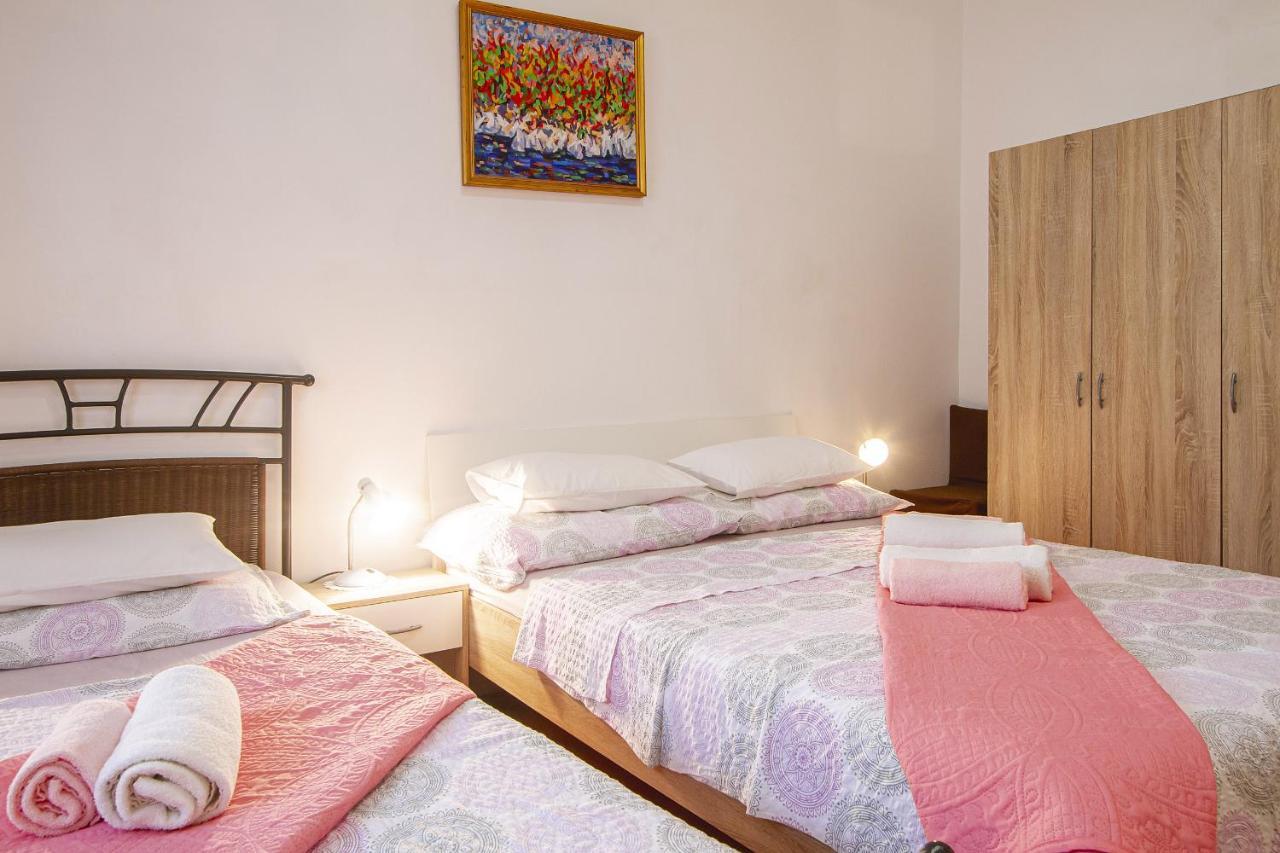 Apartmani Justic Njivice Exterior foto