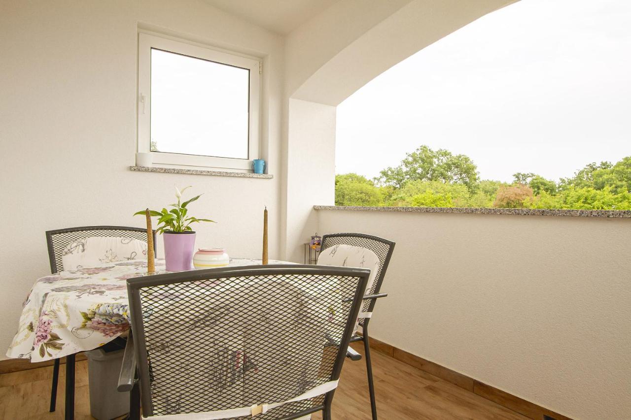 Apartmani Justic Njivice Exterior foto